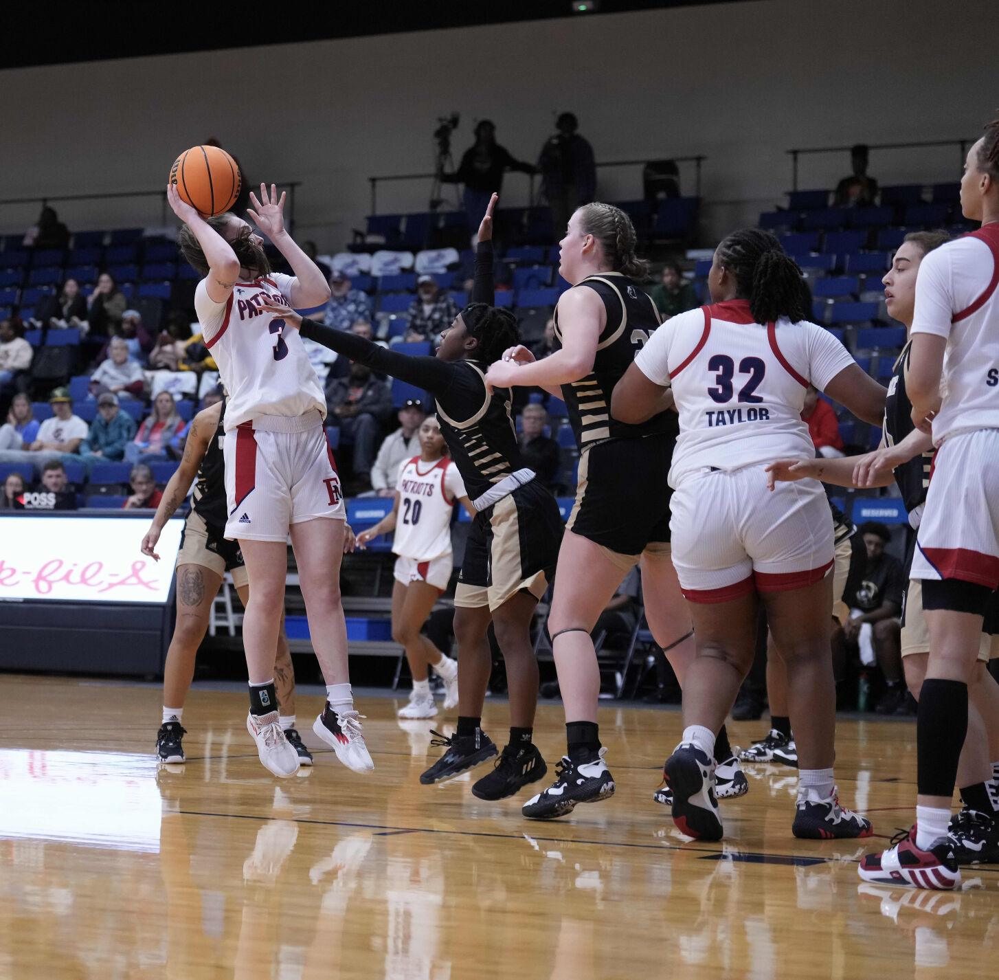 2023DLY0204FMU-UNCP230121.jpg